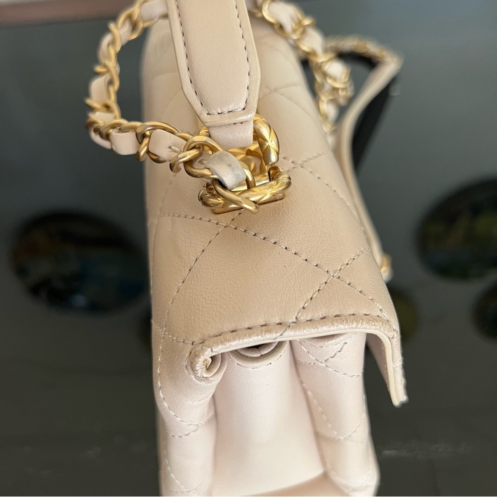 Chanel Trendy Spirit Handbag - Picture 4 of 16